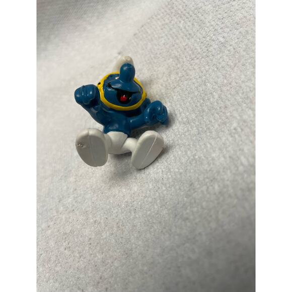 Schleich Smurf PVC Figure Peyo 1980 Vintage Driver yellow hat - Picture 4 of 5